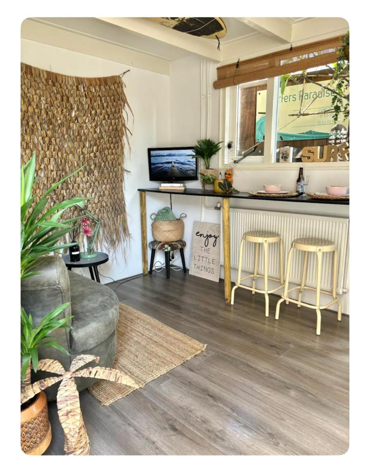 Surfers Paradise Tiny House Apartment Noordwijk